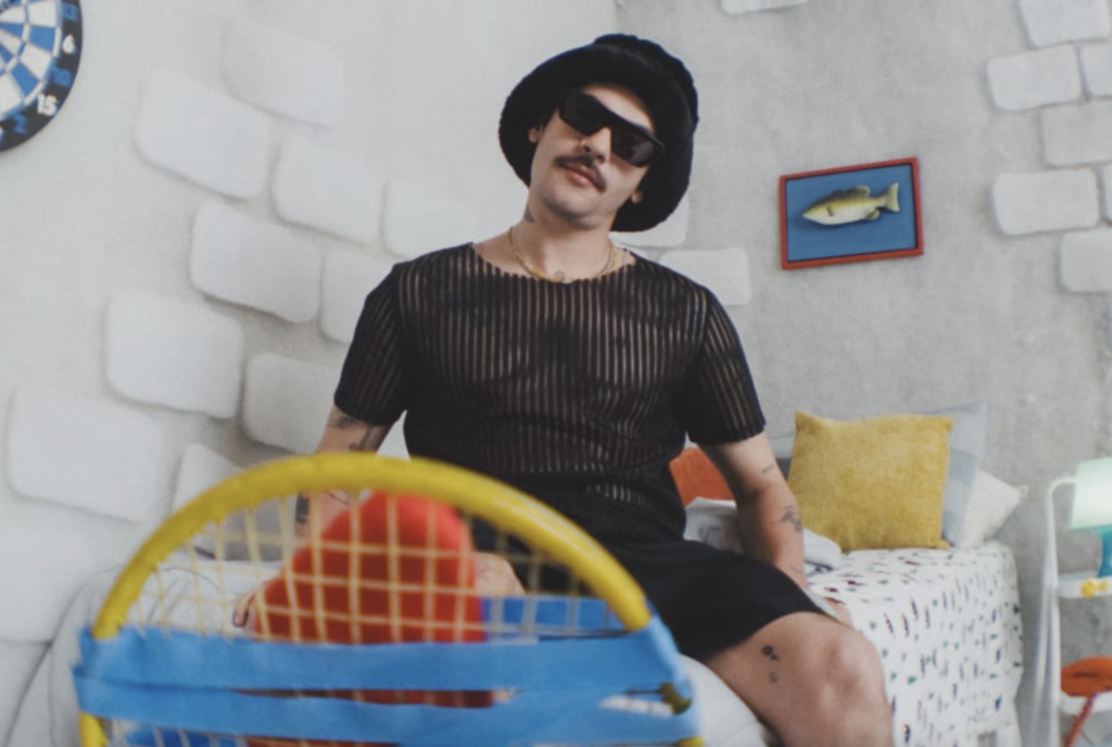 TULI presenta su nuevo sencillo “CVGVRLA”, que explora la dualidad ...